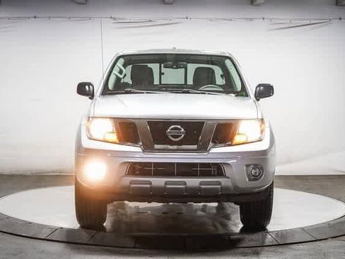 Used 2017 Nissan Frontier SV w/ SV Value Truck Package image 6