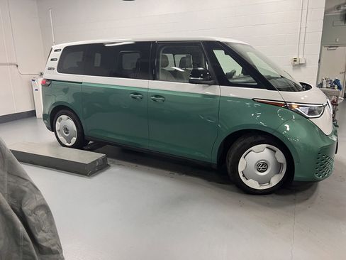 New 2025 Volkswagen ID. Buzz 1st Edition image 4