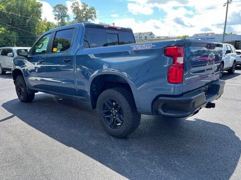 Used 2024 Chevrolet Silverado 1500 LT Trail Boss w/ Convenience Package II AWD/4WD image 6