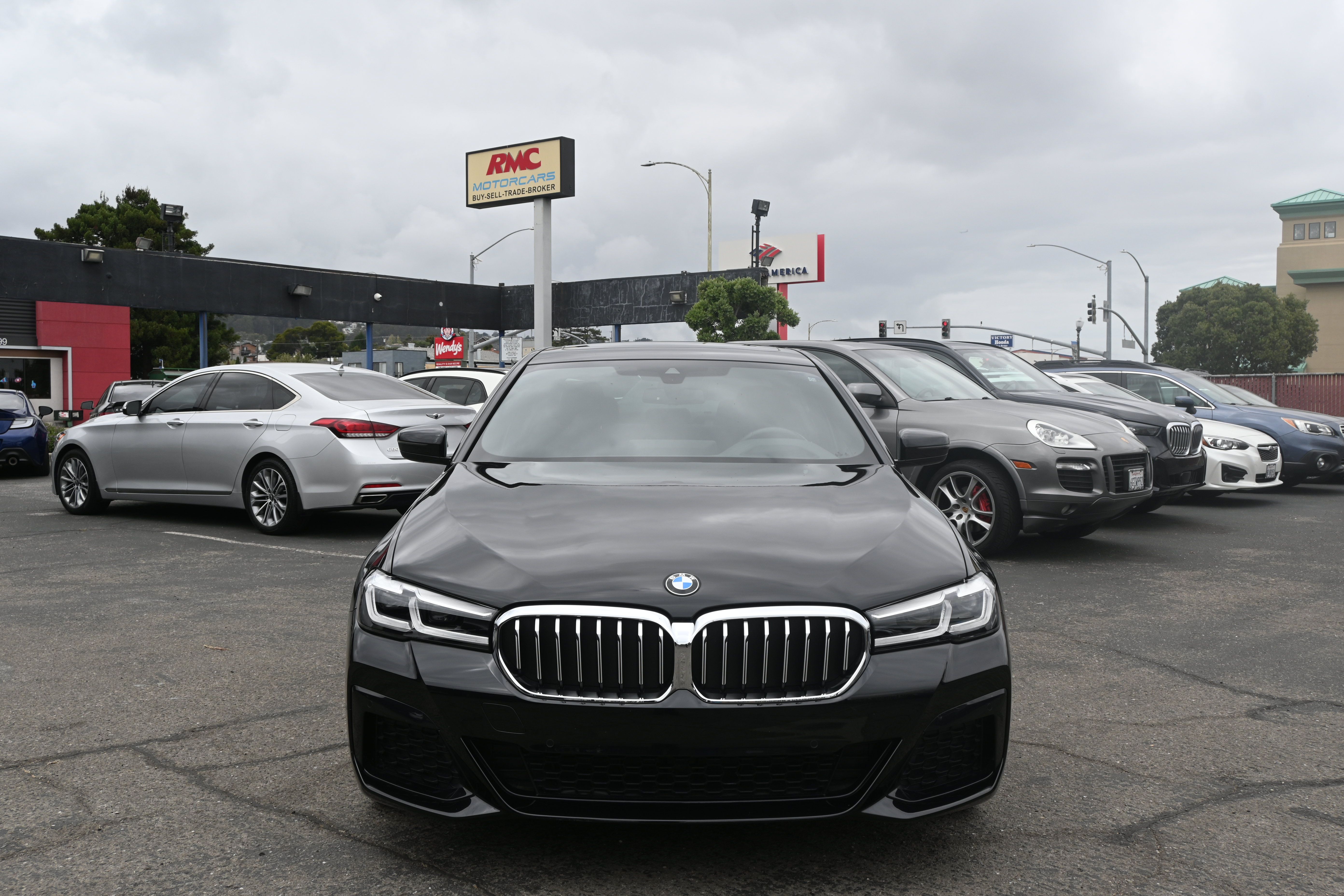 Used 2022 BMW 530i w/ M Sport Package RWD image 5