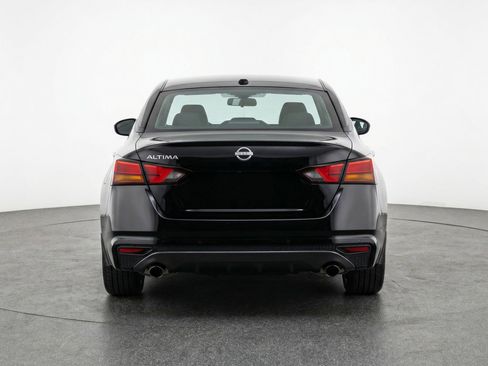 Used 2025 Nissan Altima 2.5 SV FWD image 7