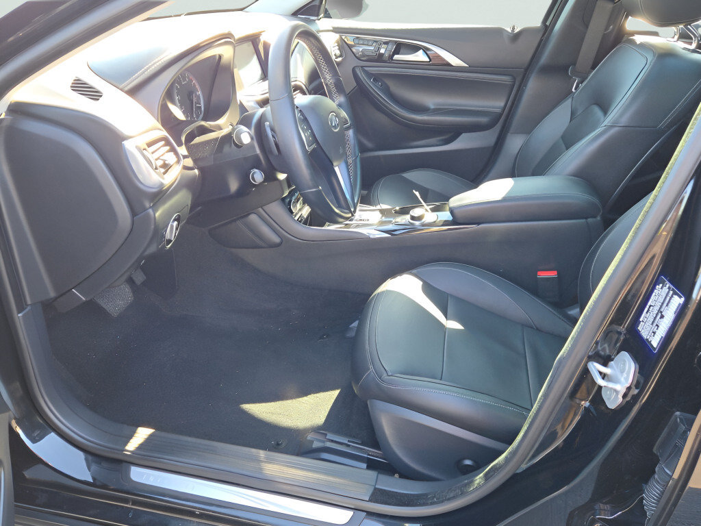 Used 2018 INFINITI QX30 Premium w/ Navigation Package AWD/4WD image 27