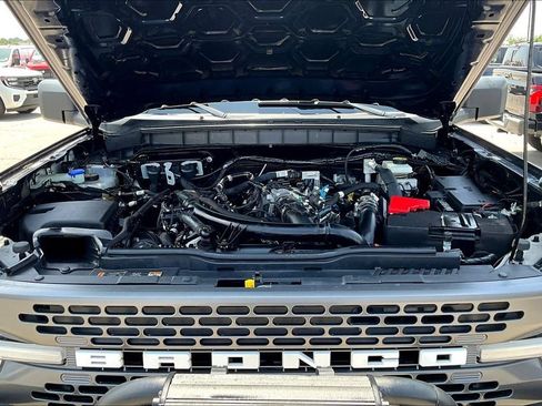 Used 2021 Ford Bronco Badlands w/ Sasquatch Package AWD/4WD image 9