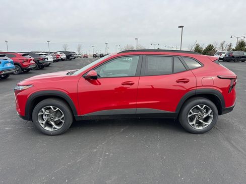 New 2026 Chevrolet Trax LT FWD image 2