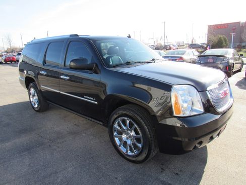 Used 2013 GMC Yukon XL Denali image 7
