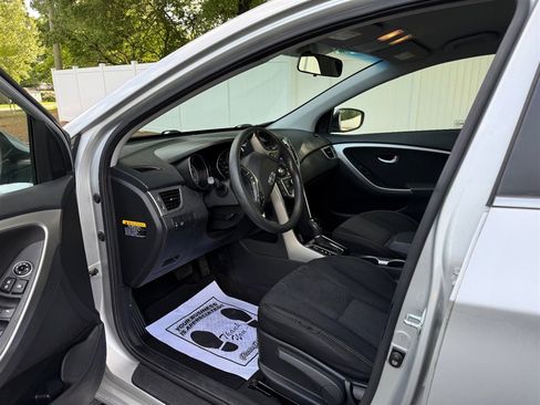 Used 2014 Hyundai Elantra GT FWD image 11