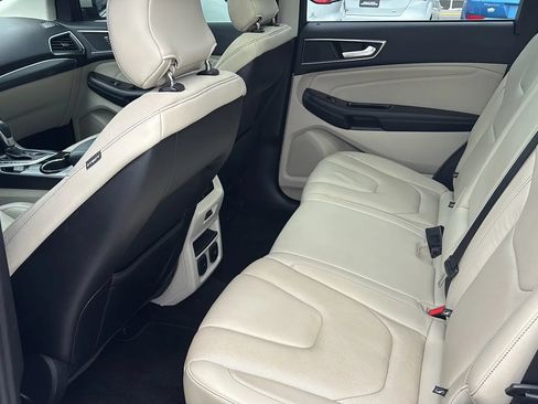 Used 2017 Ford Edge Titanium w/ Equipment Group 301A FWD image 28