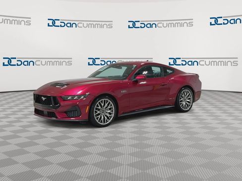 Used 2025 Ford Mustang GT Premium RWD image 4