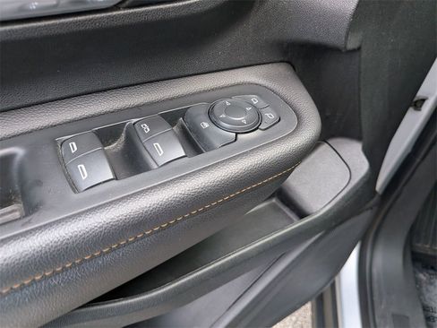 Used 2021 GMC Terrain SLE w/ Driver Convenience Package image 13