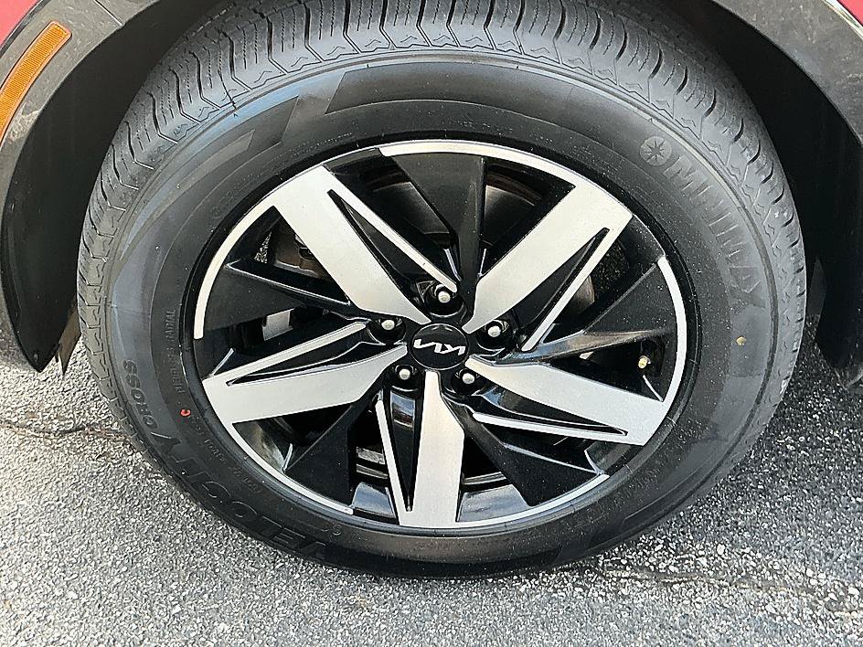 Used 2022 Kia Sorento S FWD image 10