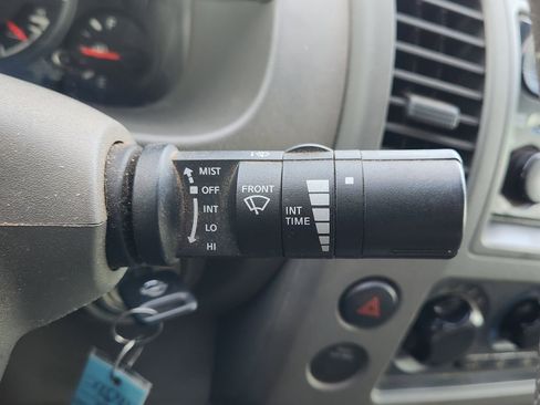 Used 2006 Nissan Frontier SE w/ (P01) Power Pkg image 24