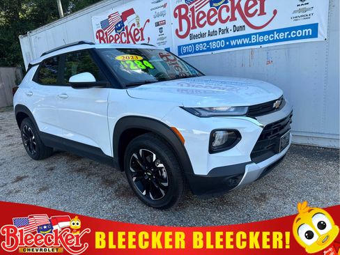 Used 2023 Chevrolet TrailBlazer LT FWD image 1