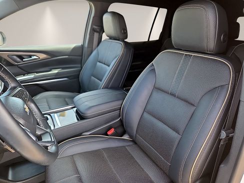Used 2025 Chevrolet Traverse High Country FWD image 15