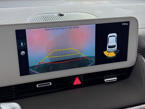 Used 2024 Hyundai Ioniq 5 SE image 3