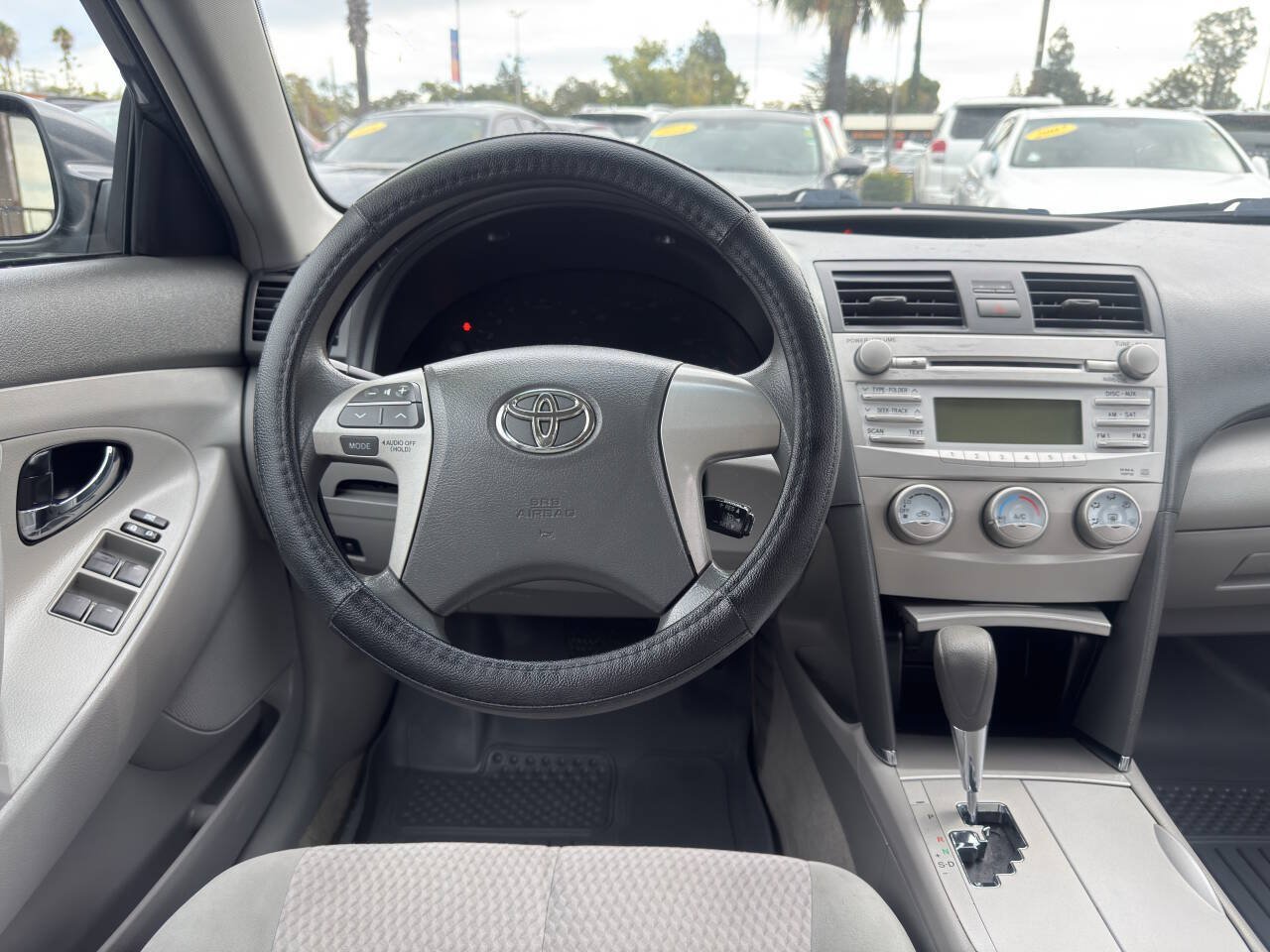 Used 2011 Toyota Camry LE FWD image 16