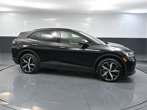 Used 2024 Volkswagen ID.4 Pro S image 4