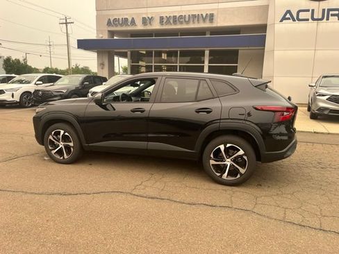 Used 2024 Chevrolet Trax RS w/ Driver Confidence Package FWD image 5