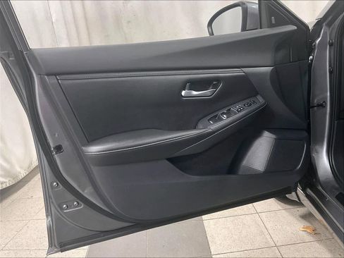 Used 2022 Nissan Sentra SV w/ Trunk Package image 9