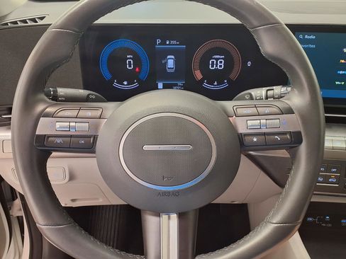 Used 2025 Hyundai Kona SEL FWD image 21