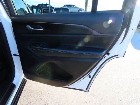 Used 2023 Jeep Grand Cherokee L Laredo image 13