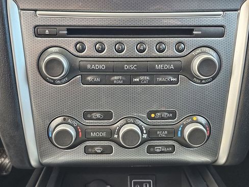 Used 2019 Nissan Pathfinder SL w/ Cargo Package image 31