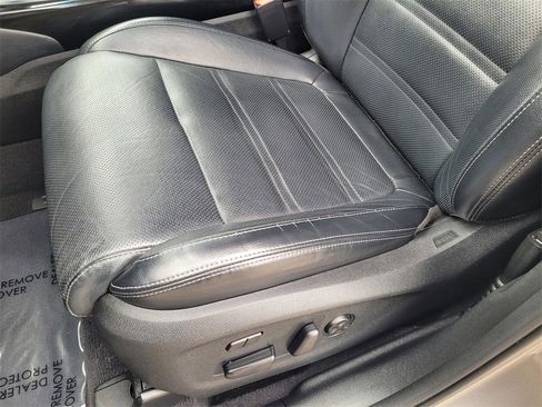 Used 2018 Kia Sorento SX image 12