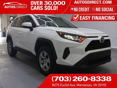 Used 2021 Toyota RAV4 LE FWD image 1