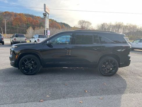 Used 2024 Chevrolet Traverse RS image 10