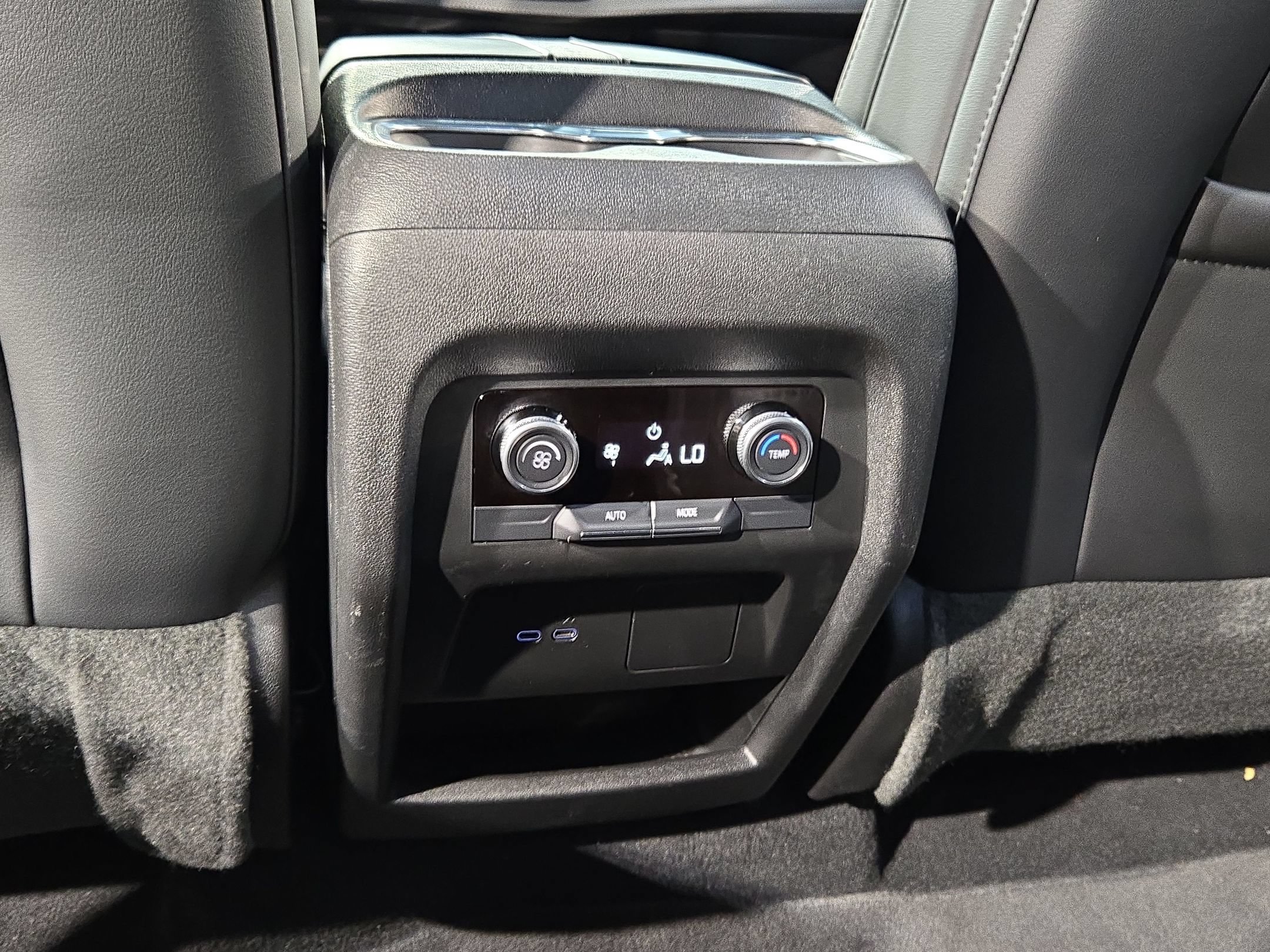 Used 2025 Buick Enclave Preferred FWD image 38