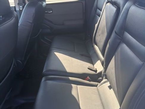 Used 2023 Nissan Frontier SV w/ SV Convenience Package image 8