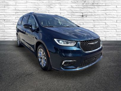Used 2021 Chrysler Pacifica Touring-L w/ Premium & Safety Sphere Group