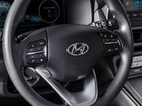 Used 2023 Hyundai Kona SE w/ Cargo Package FWD image 15