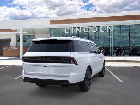 New 2026 Lincoln Navigator L Reserve AWD/4WD image 8