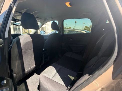 Used 2025 Nissan Rogue SV FWD image 7