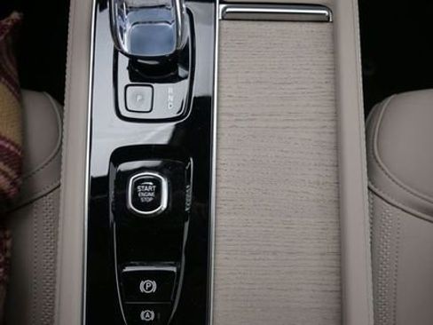 New 2026 Volvo XC90 T8 Plus image 10