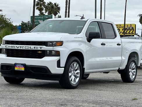 Used 2020 Chevrolet Silverado 1500 Custom w/ Custom Value Package image 8