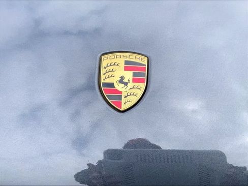 Used 2018 Porsche Macan AWD/4WD image 5