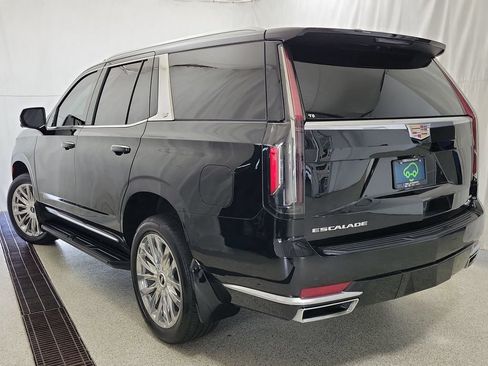 Certified 2023 Cadillac Escalade Premium Luxury AWD/4WD image 8