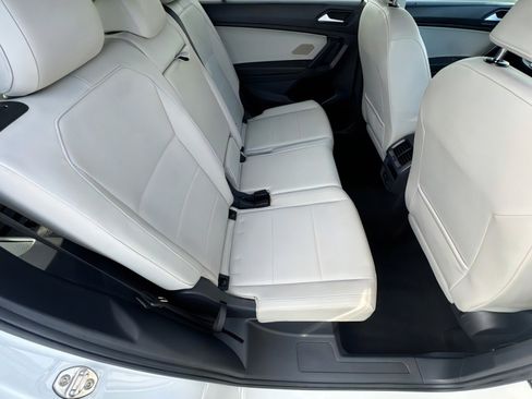 Used 2019 Volkswagen Tiguan SE image 12
