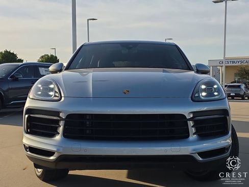 Used 2023 Porsche Cayenne image 2