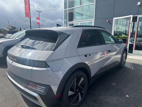 Used 2025 Hyundai Ioniq 5 SEL image 2