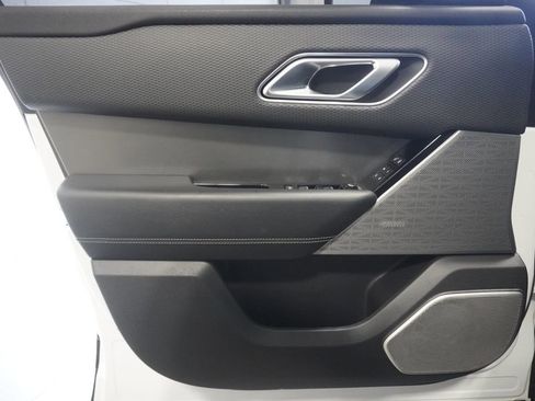 Used 2020 Land Rover Range Rover Velar S image 17