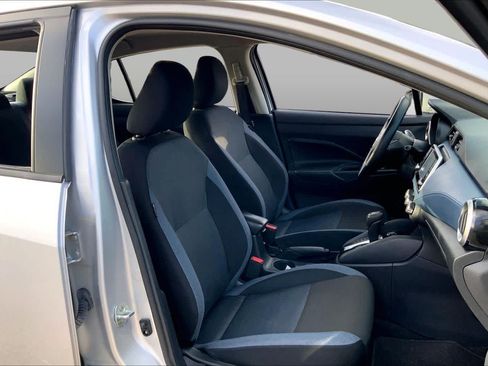 Used 2025 Nissan Versa SV FWD image 9