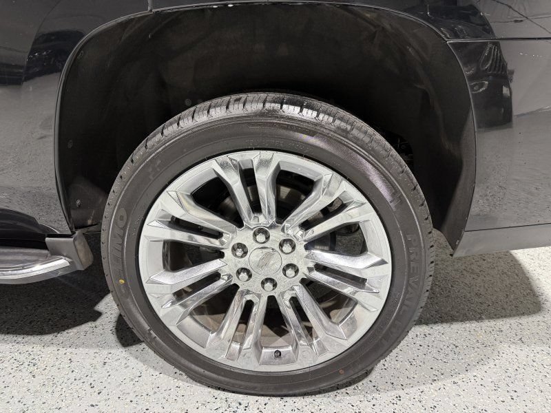 Used 2018 Cadillac Escalade Premium Luxury w/ LPO, Radiant Package AWD/4WD image 15