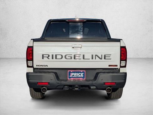 Used 2025 Honda Ridgeline TrailSport image 7