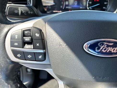 Used 2022 Ford Explorer Limited w/ Equipment Group 301A image 21