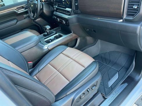 Certified 2023 Chevrolet Silverado 1500 High Country w/ Technology Package AWD/4WD image 22