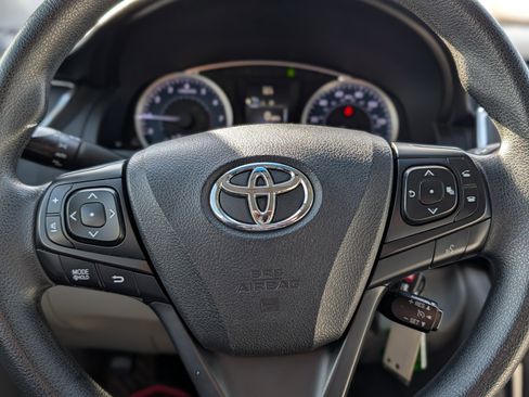 Used 2017 Toyota Camry LE image 21