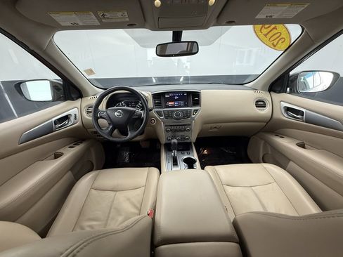Used 2019 Nissan Pathfinder SL w/ Cargo Package image 3