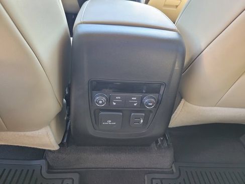 Used 2019 Buick Enclave Premium w/ Experience Buick Package AWD/4WD image 15